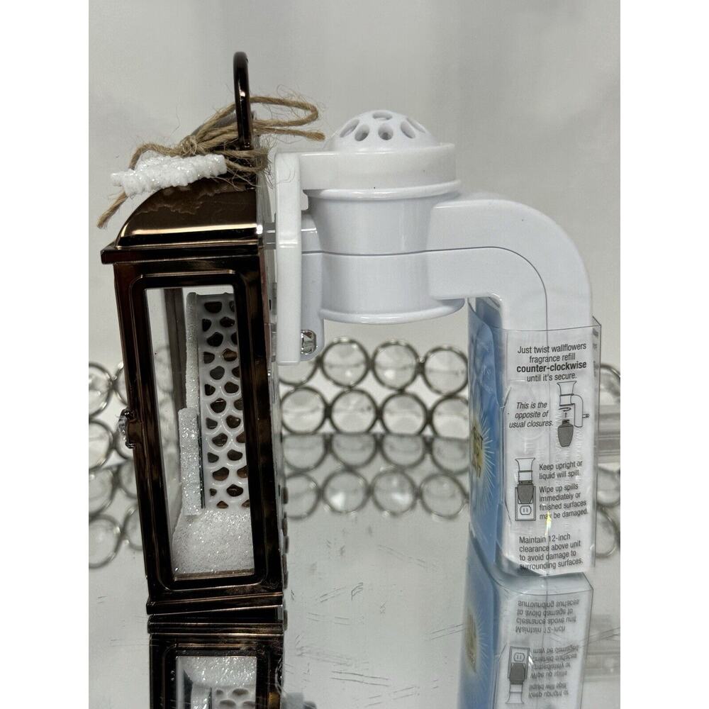 Bath & Body Works Gingerbread Christmas House Nightlight Light Wallflower Plug - Picture 2 of 5